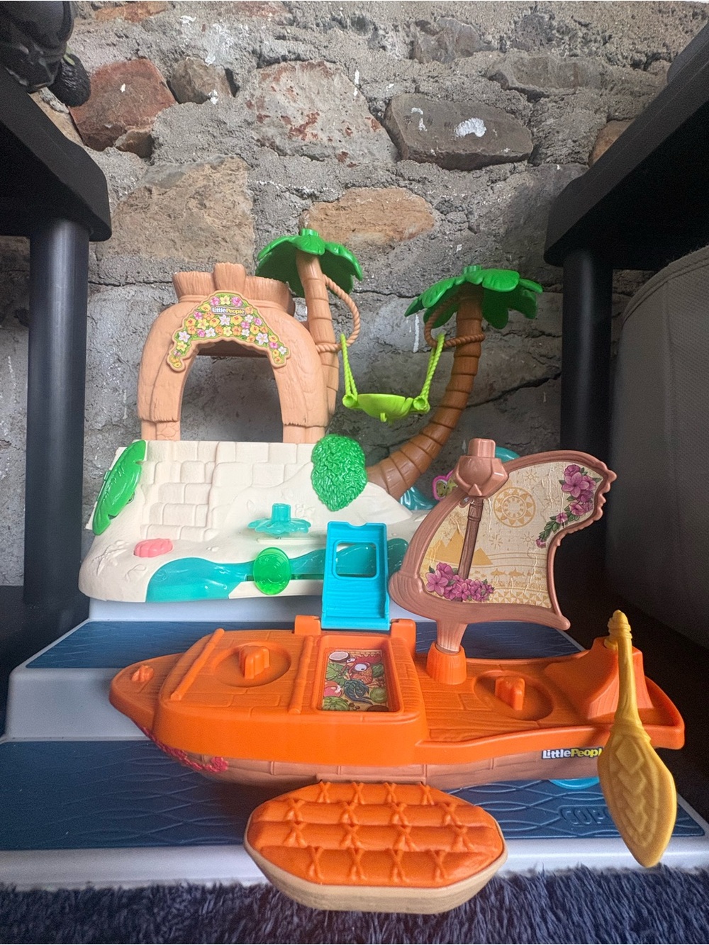 Fisher-Price Little People Moana boat and Island